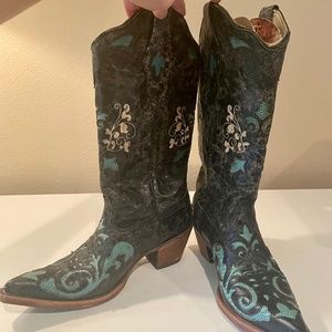 Women's cowboy boots, size 7
